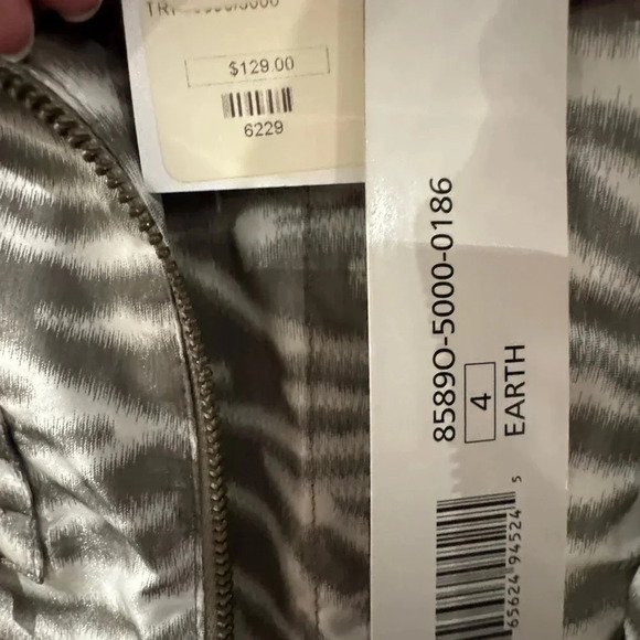 🍀 TRIBAL NWT ANIMAL PRINT 3/4 SLEEVE WINDBREAKER IN SAND - Picture 8 of 8